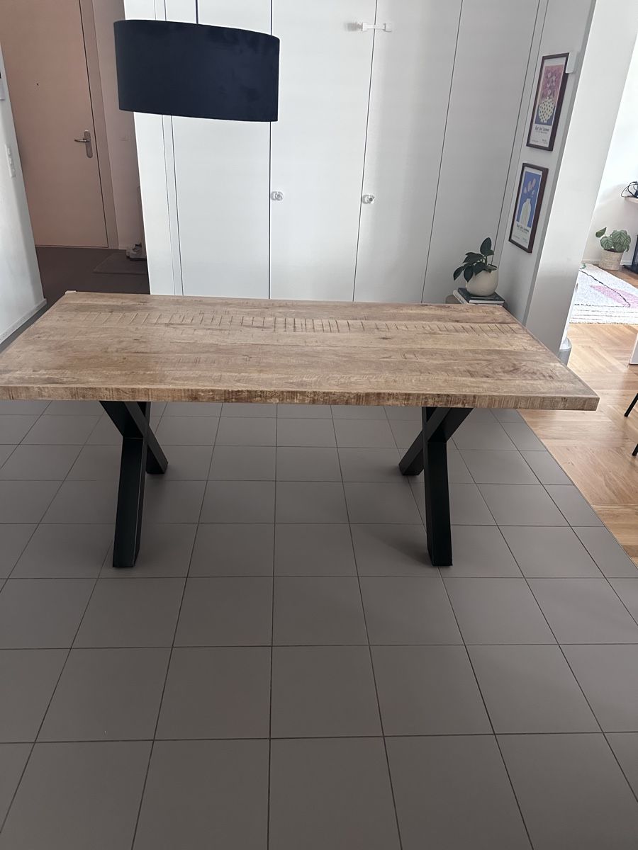 Tables: Beautiful solid mango wood dining table by Livique – D'occasion à Zürich par cam_5ln8 2