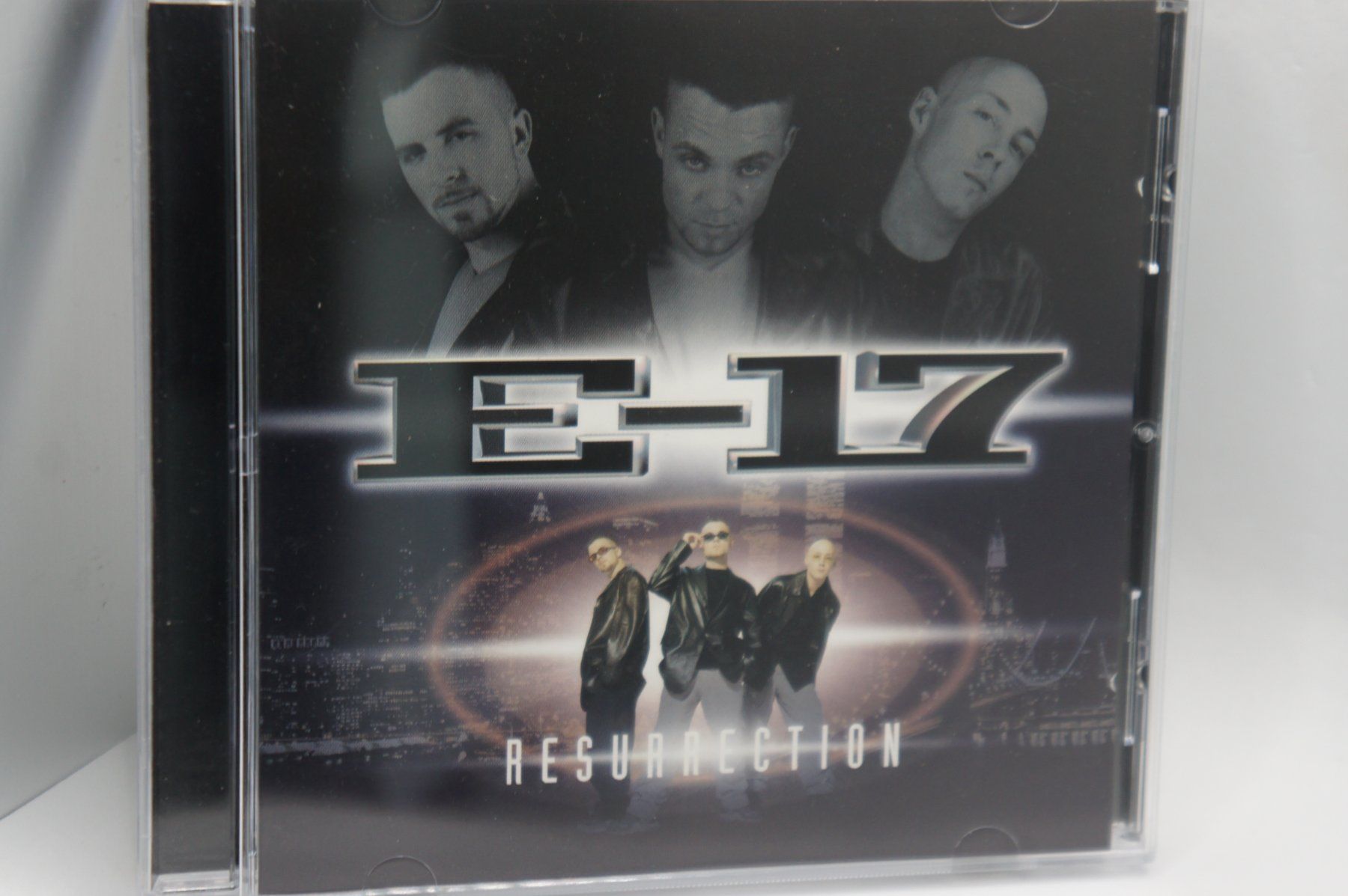 CDs: CD E-17 – Resurrection – D'occasion à Ernetschwil par luisvonerni