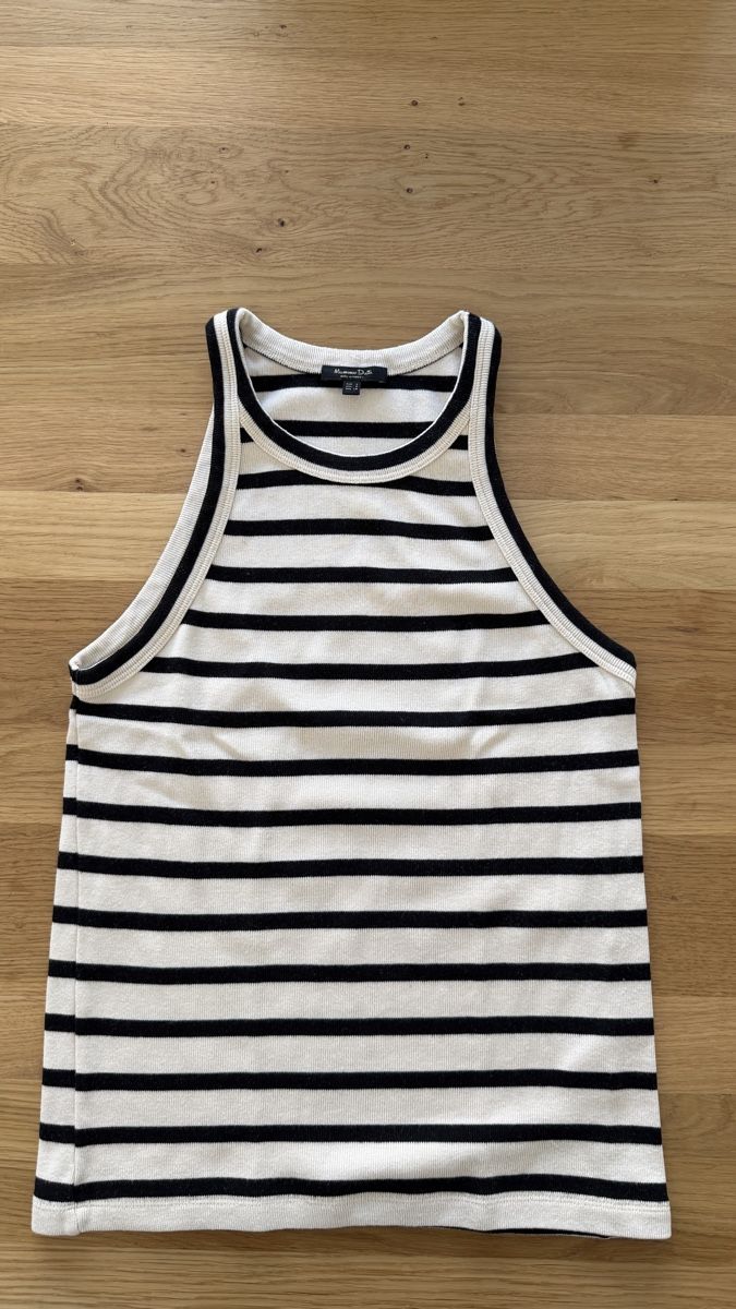 Massimo Dutti Top: Massimo Dutti Tanktop – Nuovo (secondo la descrizione) da Glattpark(Opfikon) venduto da sarahnikita