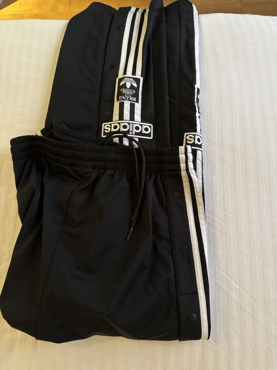 Adidas Hosen: Adidas Track Pants Black Size S – Gebraucht aus Suhr von SergioMaio 1
