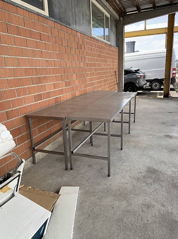 Tavoli: Robuster Chromstahl-Arbeitstisch Gastro – Usato da Burgdorf venduto da dkwhummel