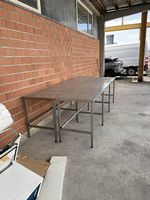 Robuster Chromstahl-Arbeitstisch Gastro