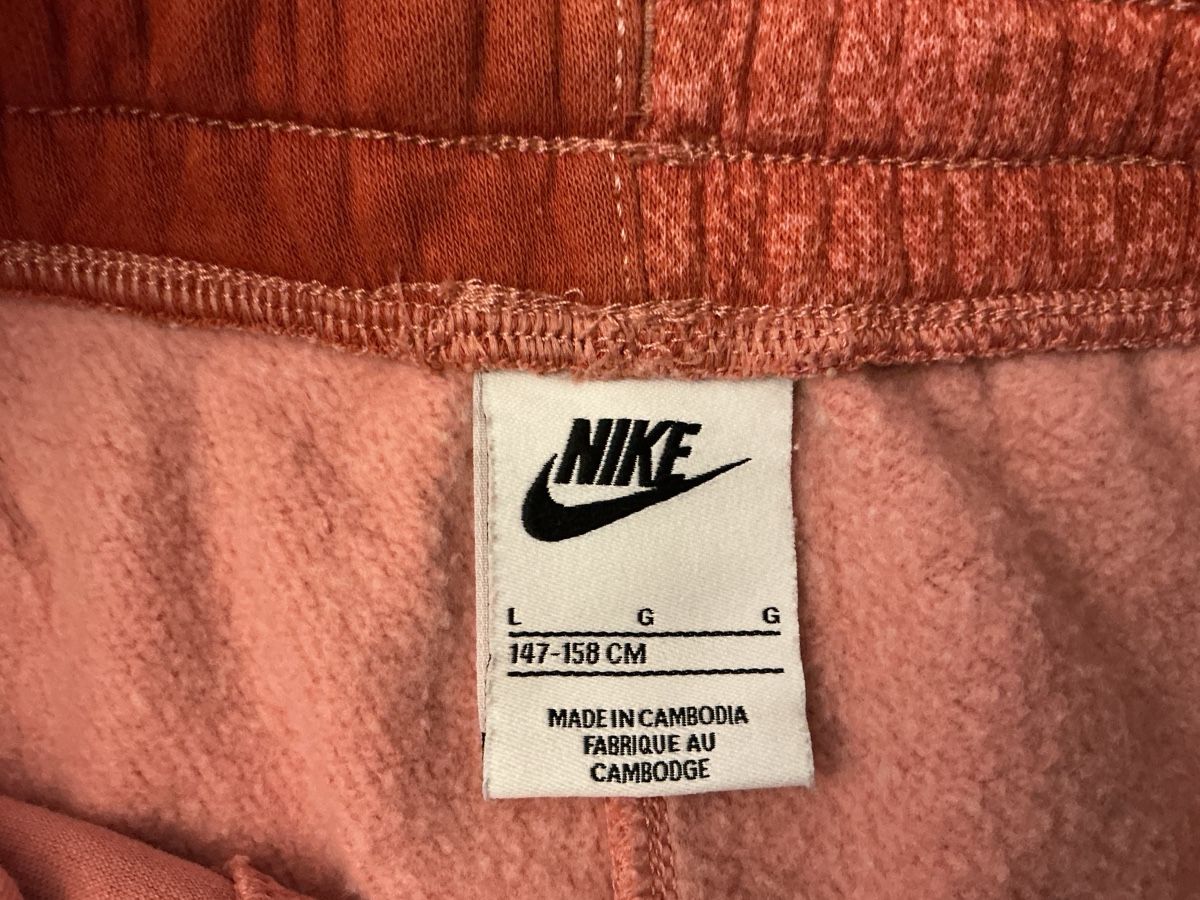 Nike Pantaloni: Nike Jogginghose, Größe 147-158 cm – Usato da Oberwil BL venduto da TypeR-666 2