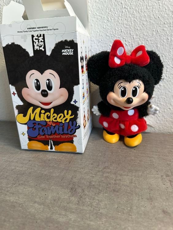 Taille 27/30 : 1 paire de socquette MINNIE NEUF