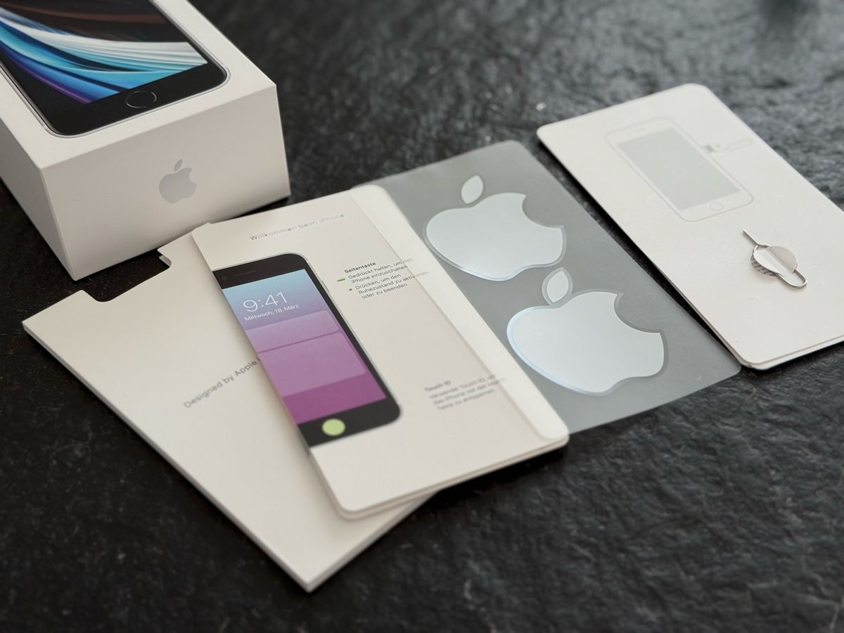 Apple Handys / Smartphones: iPhone SE (2. Generation) 64GB – Gebraucht aus Horriwil von duesinei 2