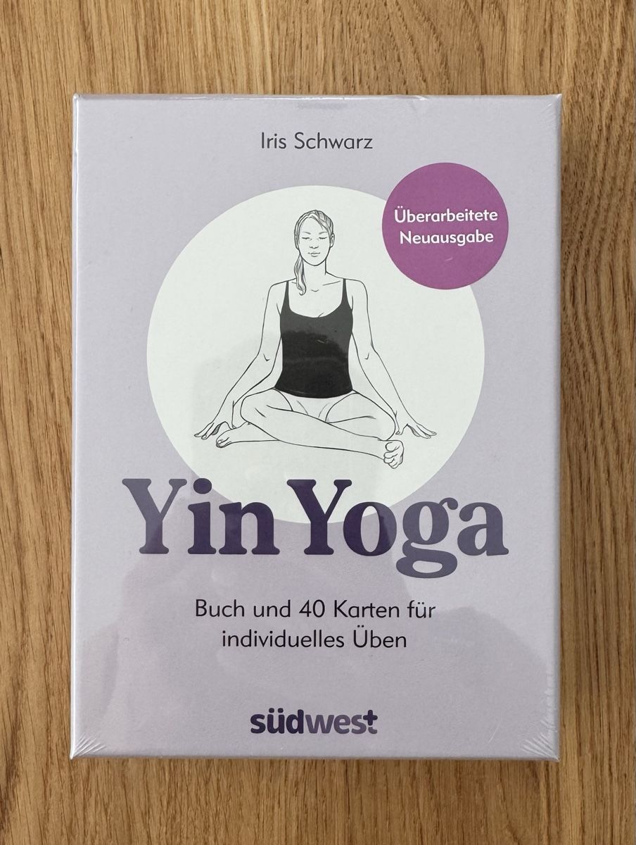 Altro materiale scolastico: Yin Yoga Karten-Box – Nuovo e nell'imballaggio originale da Frutigen venduto da _.Anja.B._