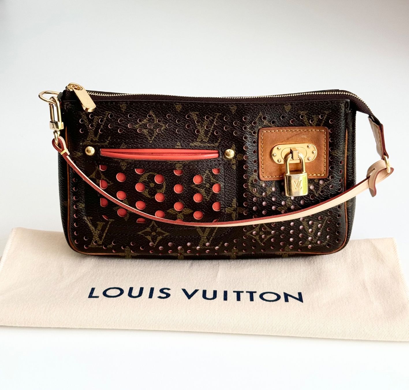 Louis Vuitton Borse da donna: Louis Vuitton Pochette Accessoires – Usato da Reinach AG venduto da gab_8s7m 4