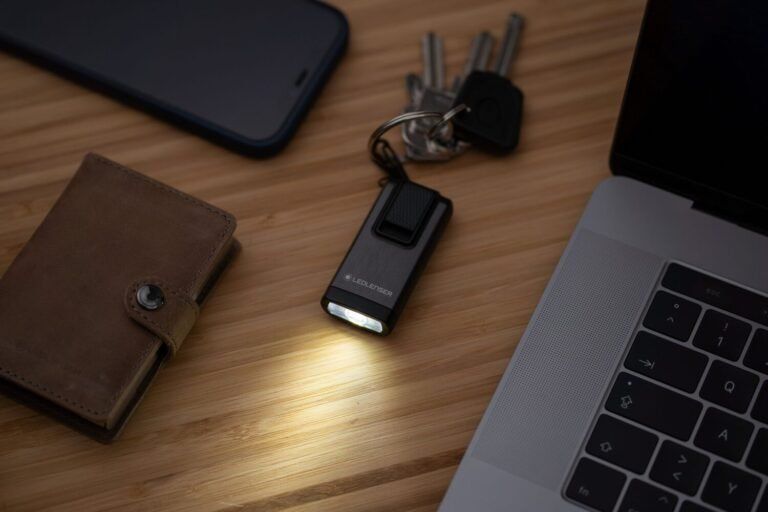 Ledlenser Lampes: Ledlenser Mini Taschenlampe K6R – Neuf avec emballage d'origine à Frauenfeld par Nikodemus3