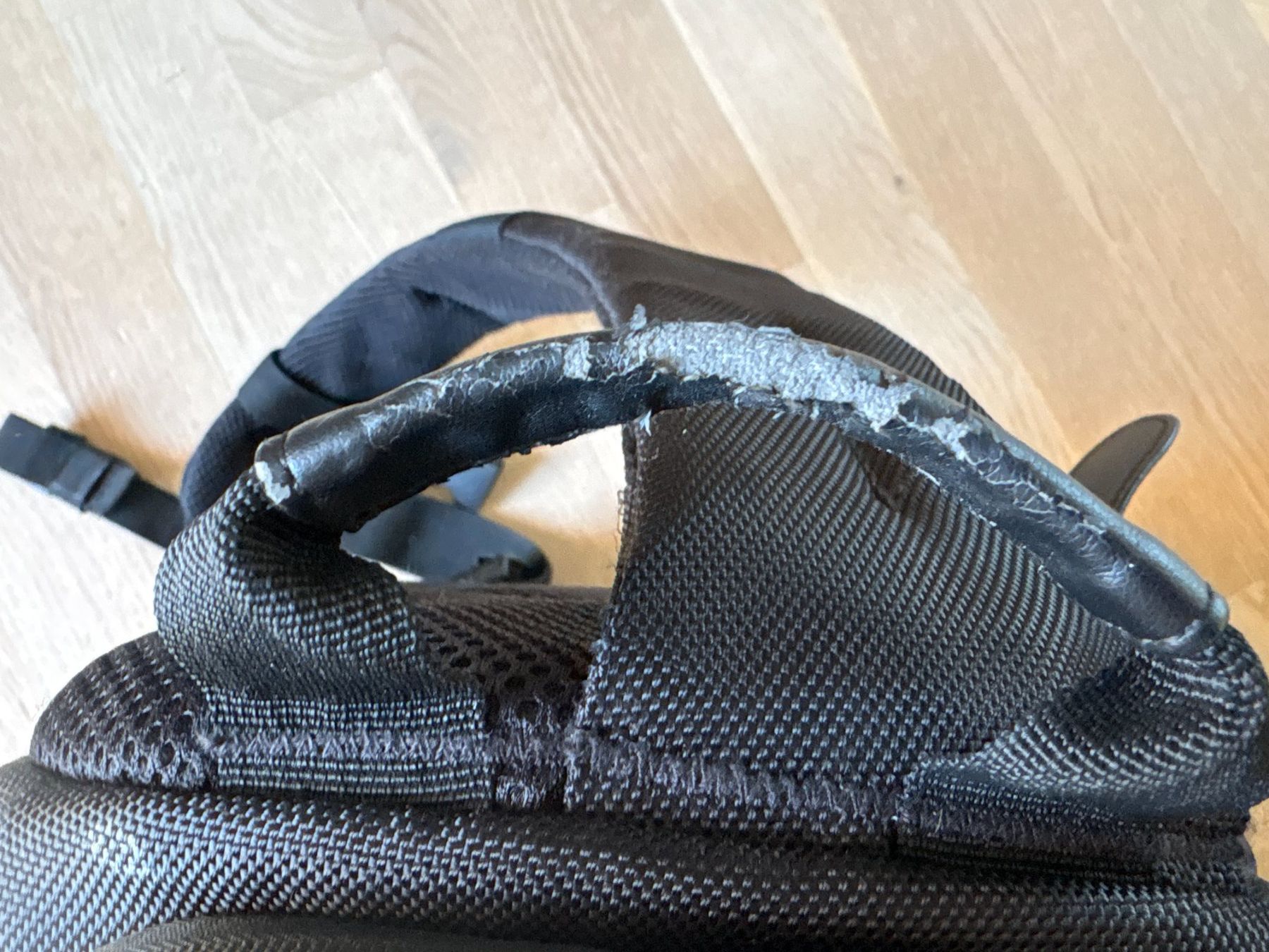 Canon Kamera: Eos 1300D + Objektiv + 2 Akkus + Ladegerät + Tasche – Gebraucht aus Elgg von Jo_Naj 9