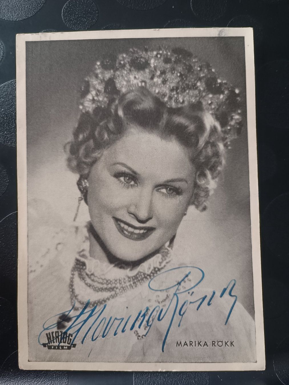Autografi: Marika Rökk - handsignierte alte Karte – Usato da Menziken venduto da Artographs