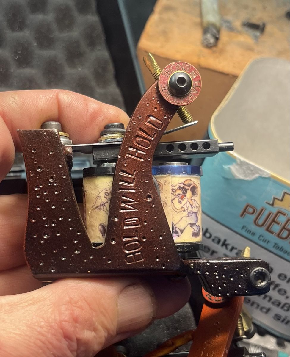 Altro per la cura del corpo: Custom Tattoo Machine - Made in Switzerland – Nuovo e nell'imballaggio originale da Obermumpf venduto da davetattoo 8