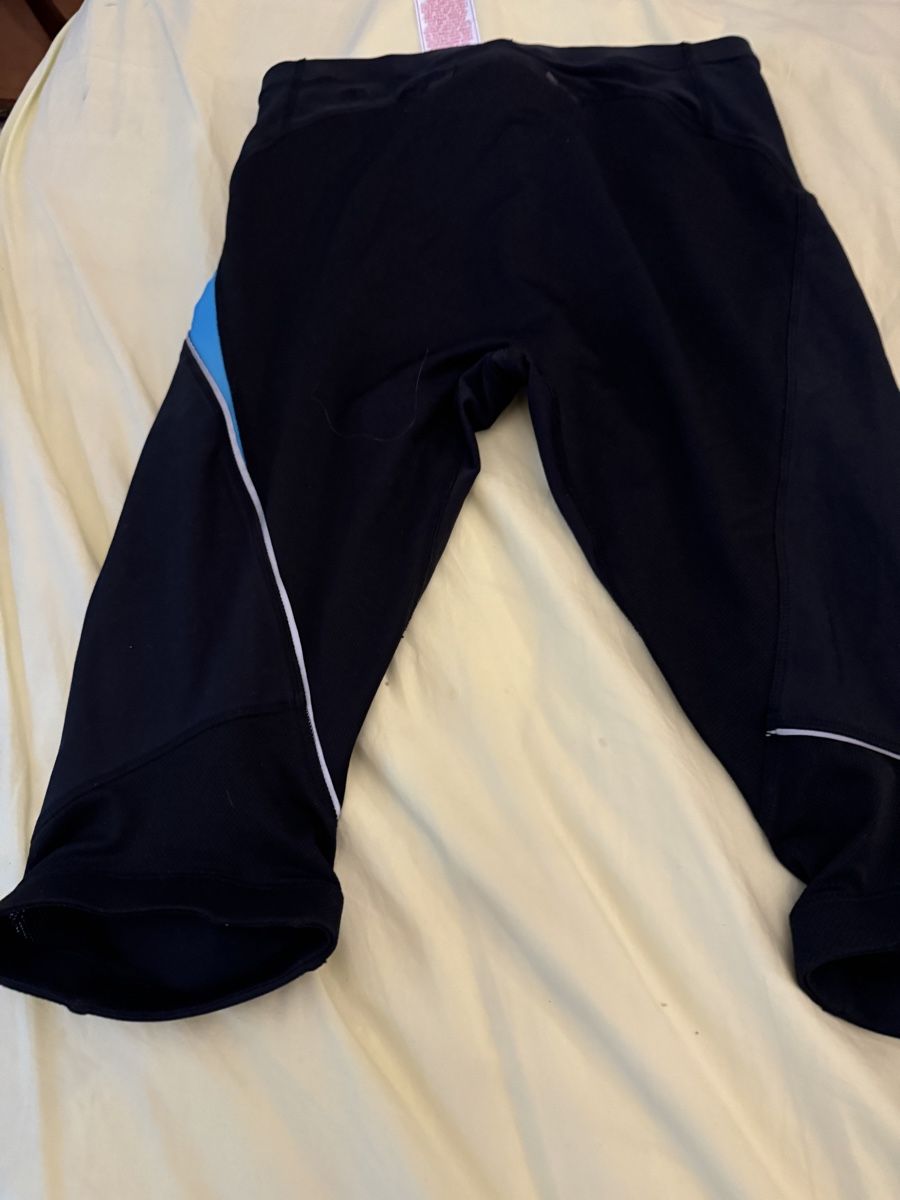 Nike Pantaloni: Nike Hose halblang Vintage – Usato da Basel venduto da sch_9g6x 1