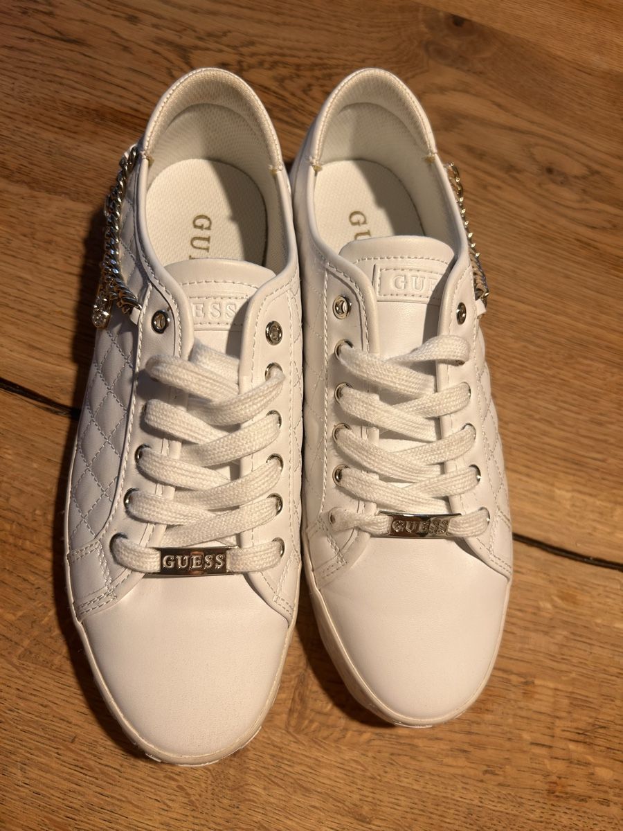 Guess Damenschuhe: Guess Sneakers Gr.41 – Neu (gemäss Beschreibung) aus Tägerwilen von man_qx8b 1