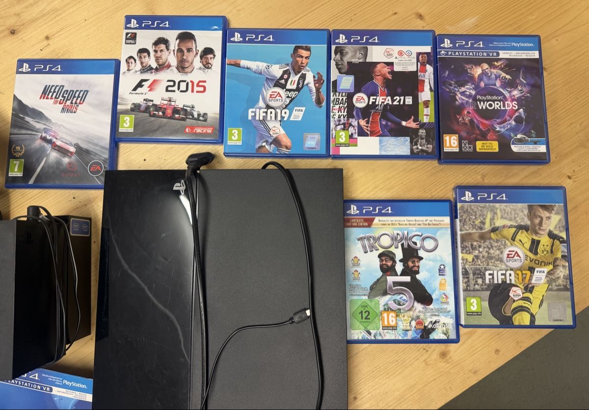 Sony Console: Playstation 4 VR Bundle mit Spielen und Controller  – Usato da Dintikon venduto da Micuzzu 3