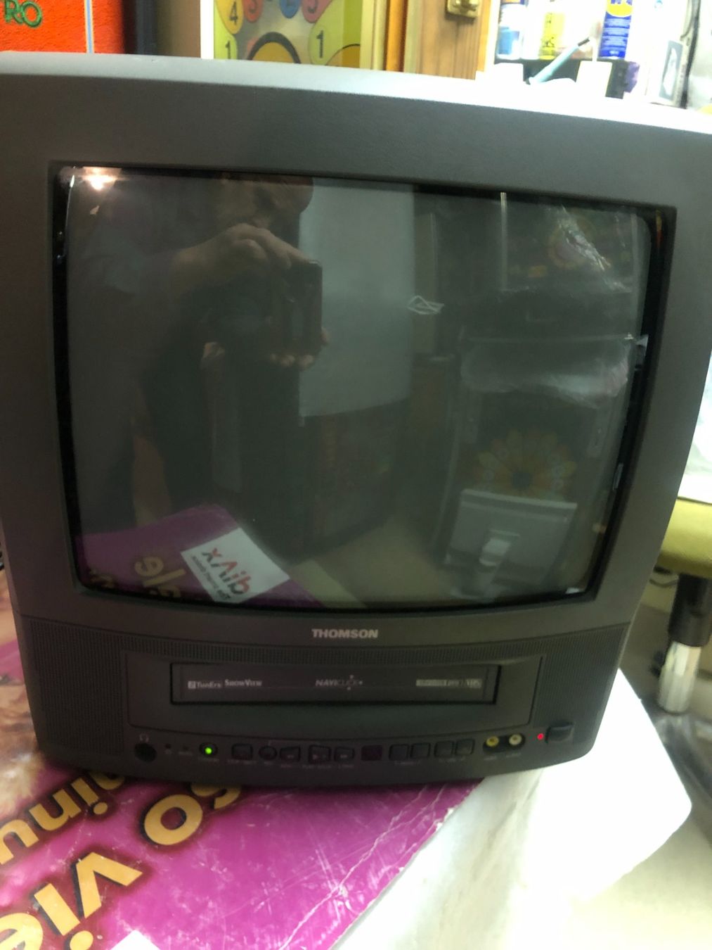 Thomson Televisori: Thomson Röhrenfarbfernseher mit VHS Player - Retro Feeling! – Difettoso da Zürich venduto da Tivoli2 1