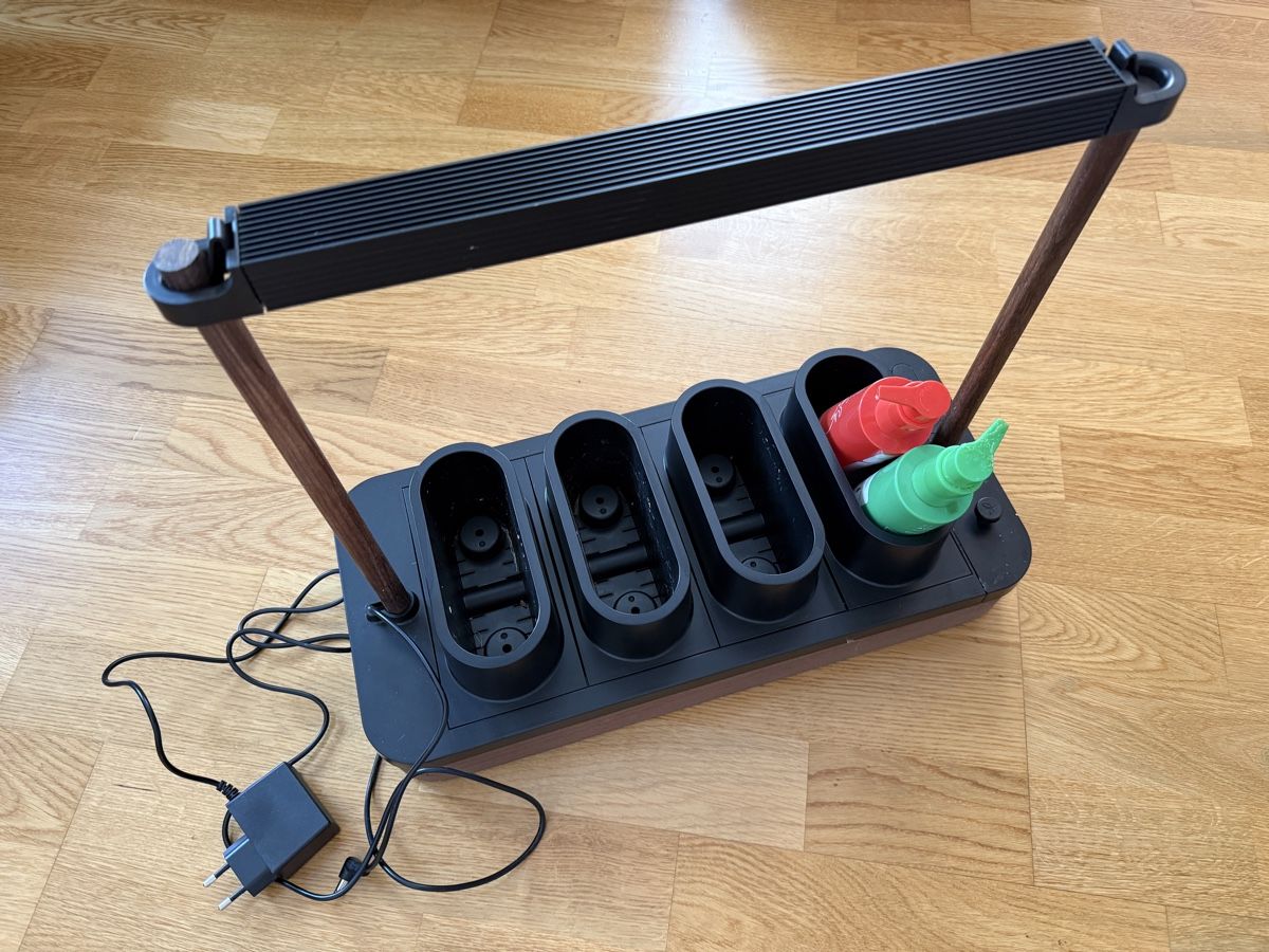 Vasi per fiori: AUK Mini schwarz mit Eiche (CH Stecker) – Usato da Bottmingen venduto da theskymax