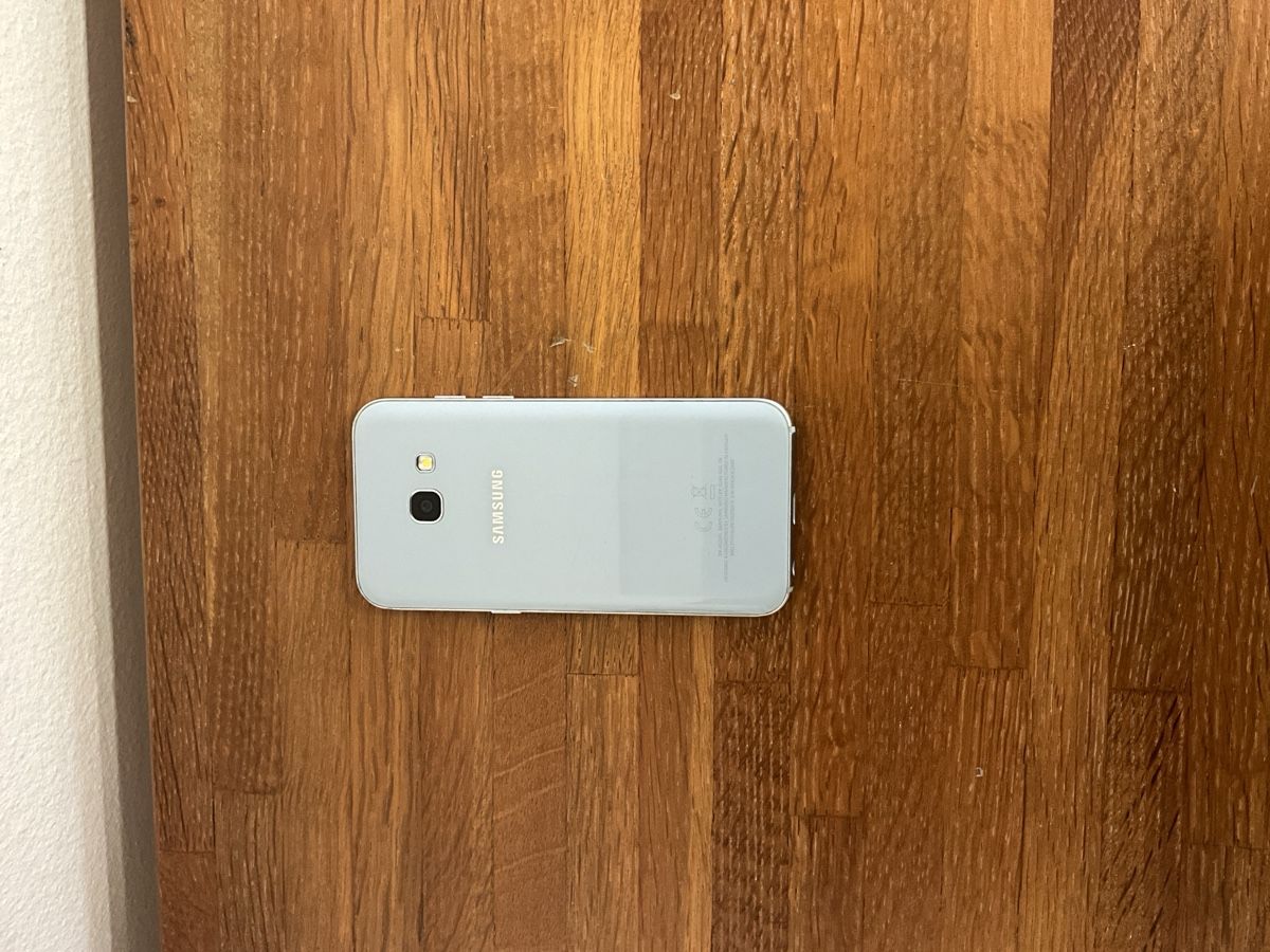 Samsung Handys / Smartphones: Samsung galaxy A3 – Defekt aus Biel/Bienne von Mobile-Smart
