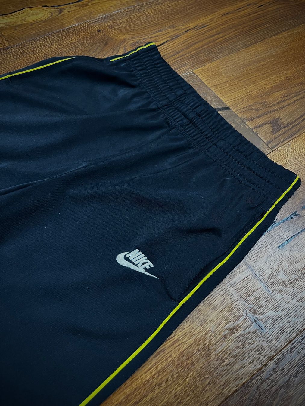 Nike Pantaloni: Schwarze Nike Trainingshosen – Nuovo (secondo la descrizione) da Lindau venduto da KT_Vintage 1