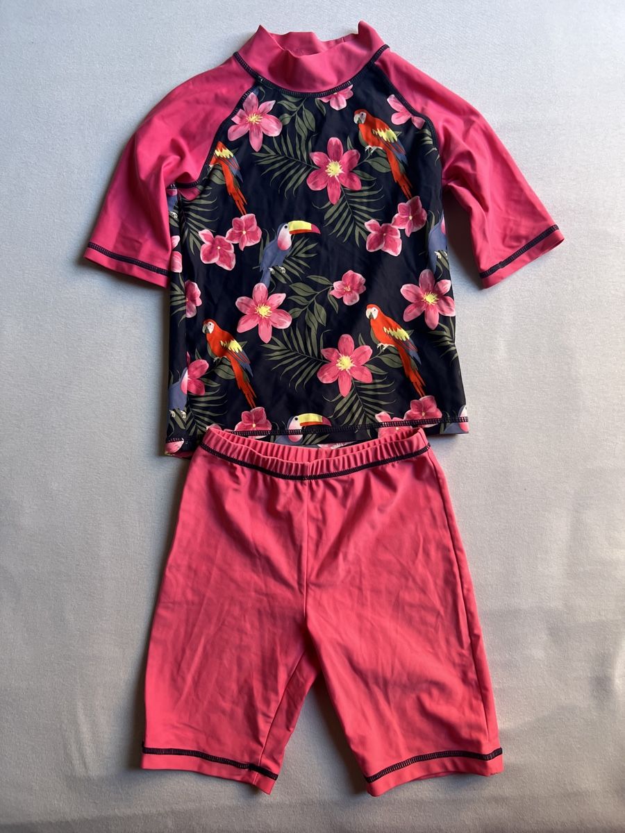 Costumi da bagno & Bikini: Zweiteiliger Badeanzug Gr 110/116 – Usato da Bülach venduto da sunnyflower25