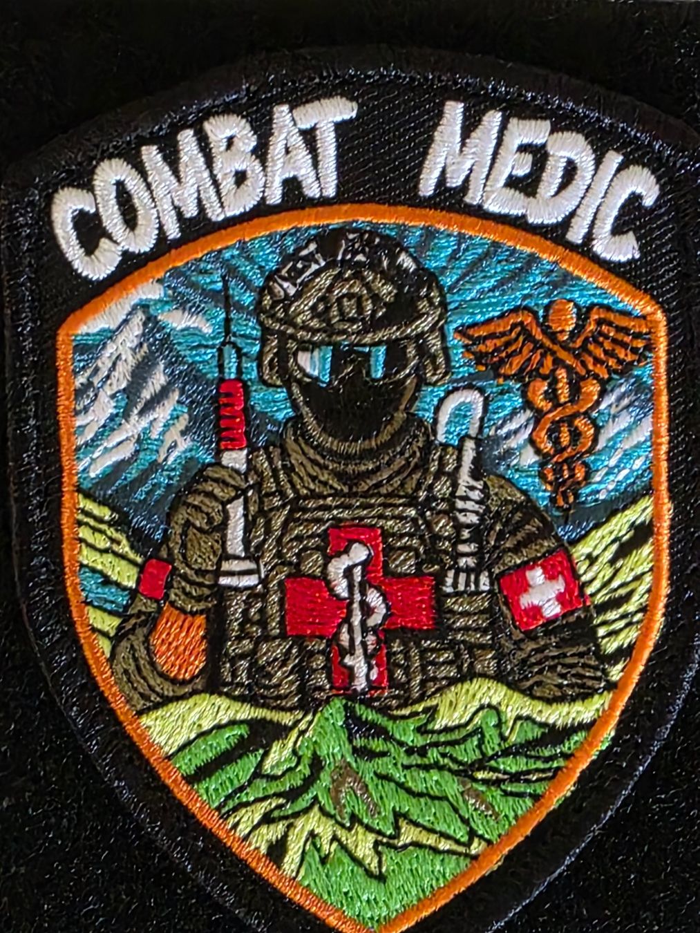 Schweizer Armee Plaketten & Abzeichen: Sanitat Abzeichen Badge Combat Medic Stoff neu – Neu (gemäss Beschreibung) aus Nyon von freetoys08