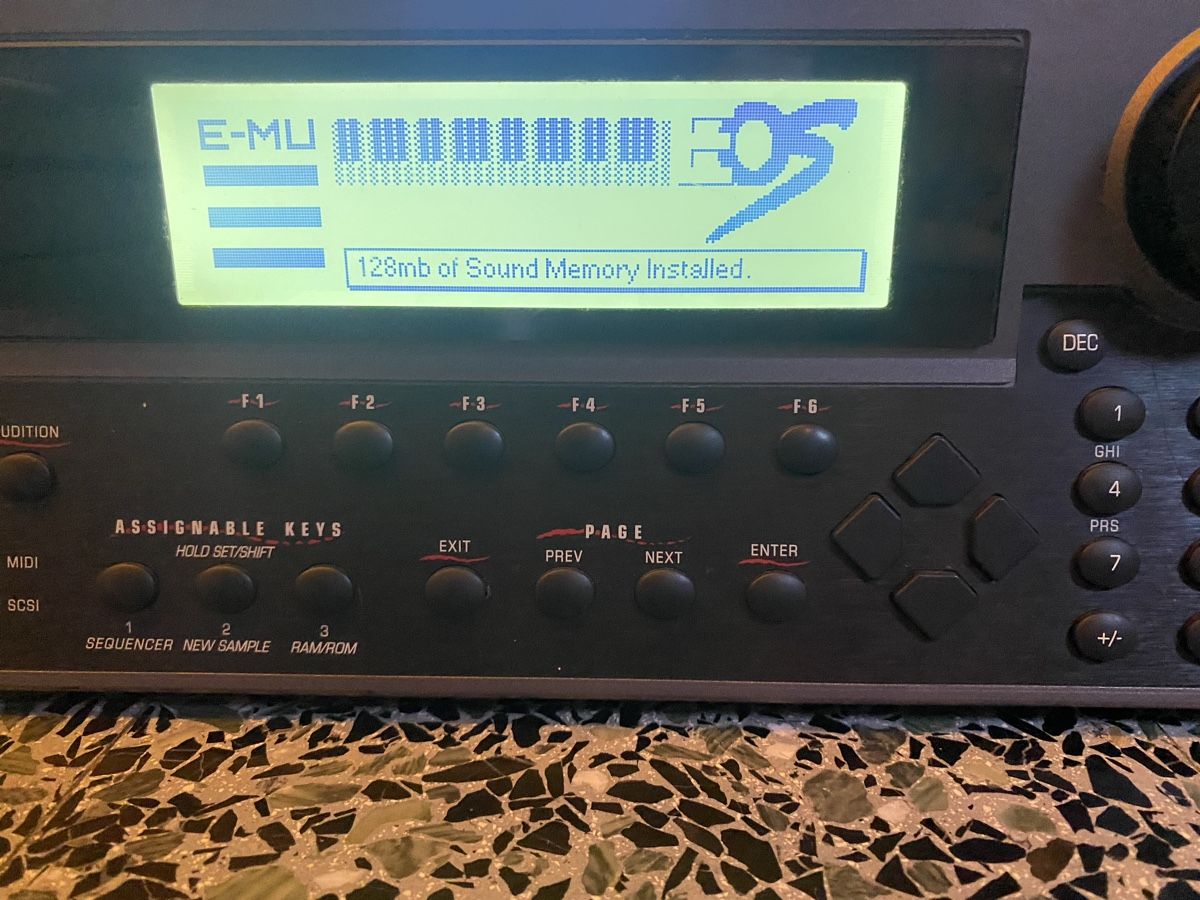 E-Mu Instruments de musique: E-mu sampler ultra 6400 – D'occasion à Epautheyres par jocib 7