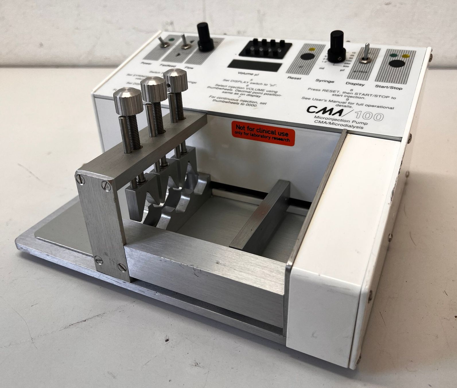 Accessori da laboratorio: CMA / 100 Microinjection Pumpe – Usato da Niederdorf venduto da LeptonAG_Labor