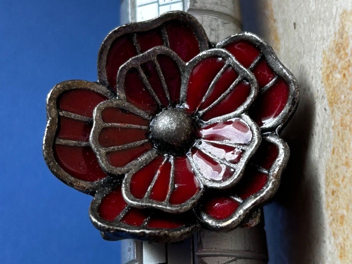 Anelli: Fingerring rote Blume emailliert (59) – Usato da Laufen venduto da belleskulptur 1