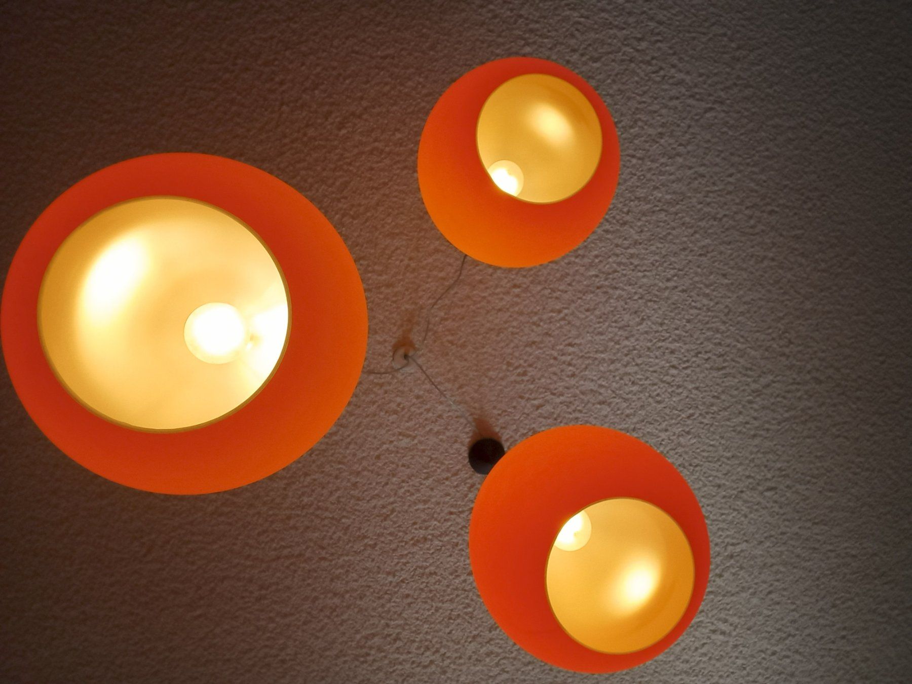 Kronleuchter & Deckenlampen: Set aus 3 orange Hängelampen – Gebraucht aus Zürich von ver_5cjl 2