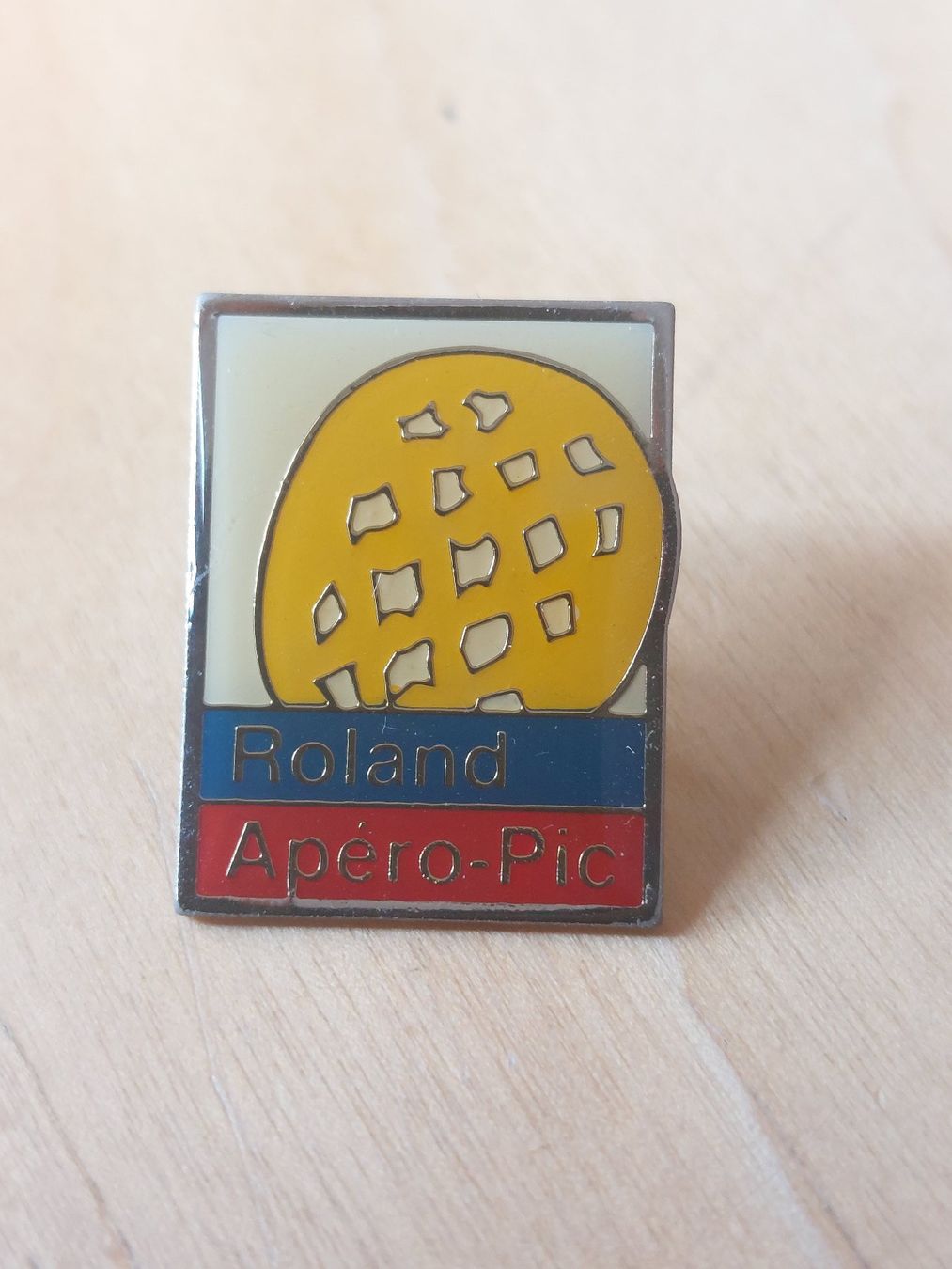 Placchette & Badge: 5 ROLAND - PIN – Usato da Gipf - Oberfrick venduto da Esnoopy 4