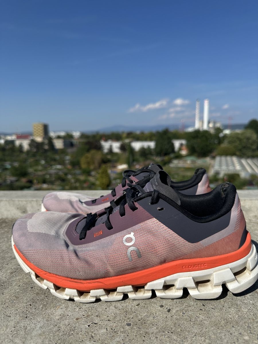 On Chaussures hommes: ON Cloudflow Laufschuhe gebraucht Grösse 40 – D'occasion à Basel par Ozg02 2