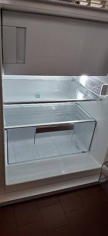 Frigoriferi: Electrolux Kühlschrank mit Gefrierfach – Usato da Luzern venduto da max_6mxn