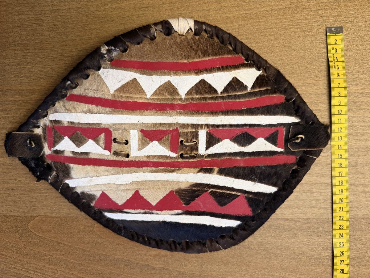 Tutte le decorazioni: Maasai leather shield – Usato da Zürich venduto da ant_sjm9 1