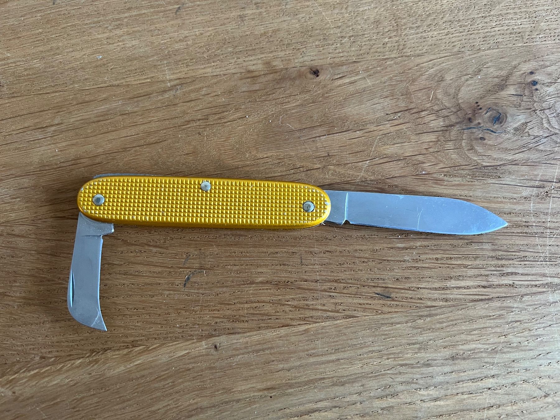 Victorinox Coltelli tascabile: Victorinox Alox Old Cross Sackmesser Bugnard gold – Usato da Frauenfeld venduto da lona05 3
