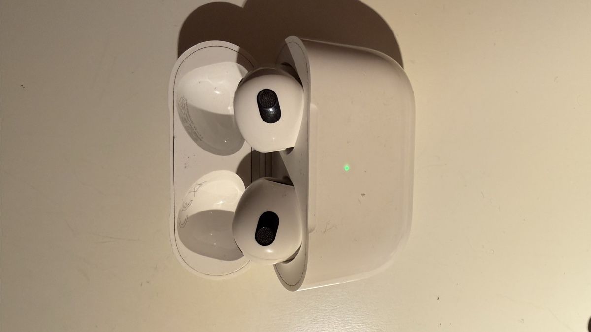 Apple Casques audio: Apple AirPods 3rd Generation with Charging Case – D'occasion à Zürich par pat_zbj7 3