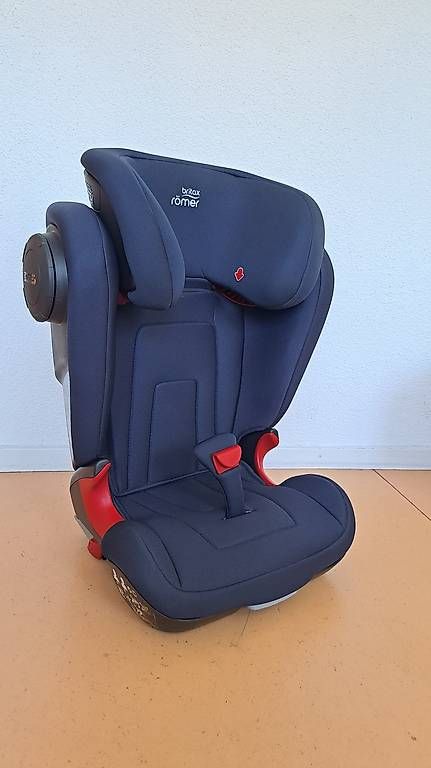 Seggiolini per auto: Kindersitz Kidfix III S von Britax Römer – Usato da Winterthur venduto da RaffaelaLandert 2