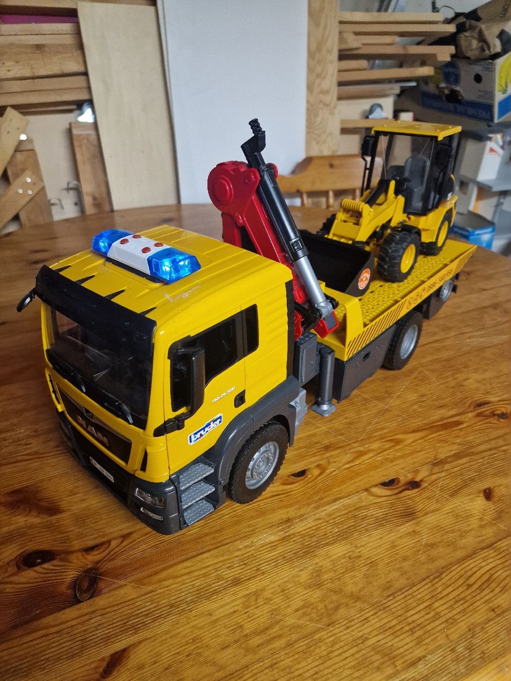 Bruder Jouets: Bruder Abschleppwagen mit Bagger – D'occasion à Herzogenbuchsee par ioa_zcm6