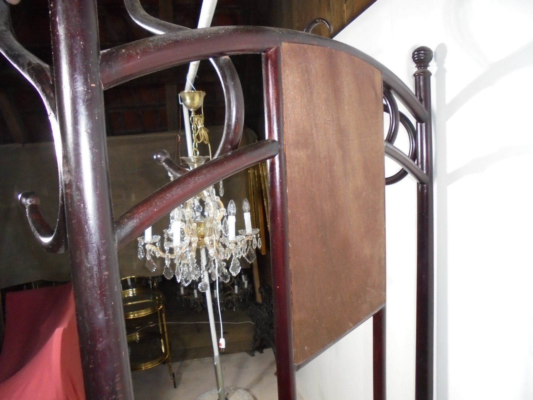 Thonet Guardaroba: Thonet Garderobe – Usato da Bern venduto da Truvaille 5