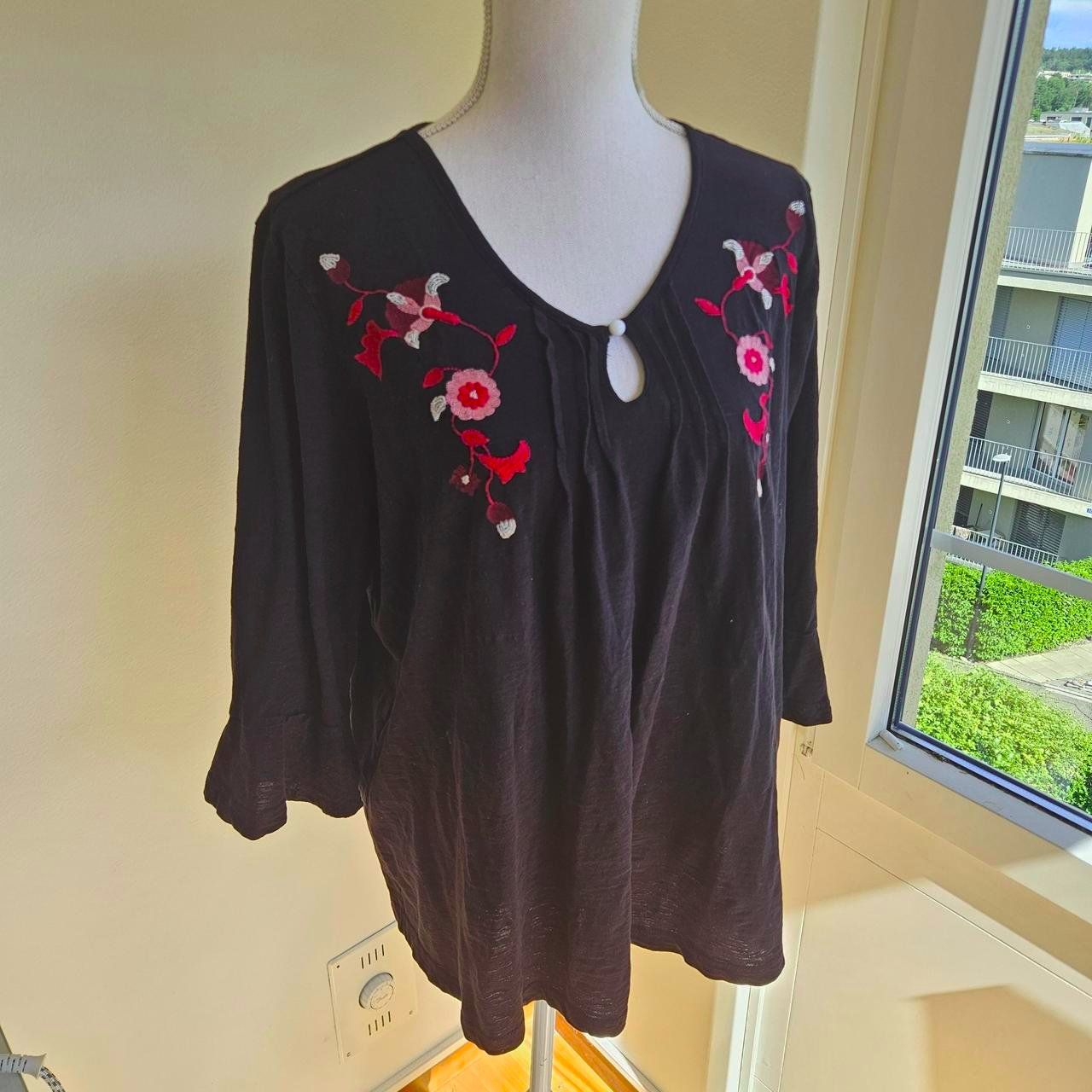 Ulla Popken Camicette: Ulla Popken Bluse mit Stickerei- 46/48 – Usato da Langnau am Albis venduto da Kookysprite