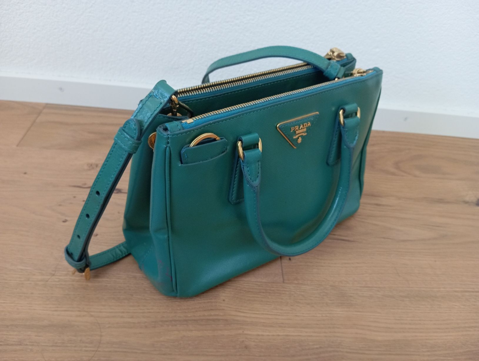 Prada Borse da donna: Prada Saffiano klein Handtasche, smaragdgrün – Usato da Romanshorn venduto da mololo 2