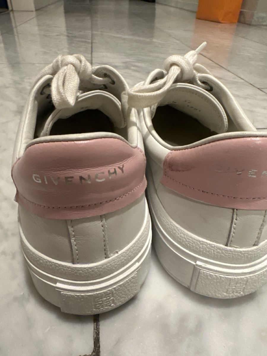 Givenchy Damenschuhe: Givenchy Sneaker Leder weiss rosa Grösse 37 getragen – Gebraucht aus Zürich von shoppingmandy 1