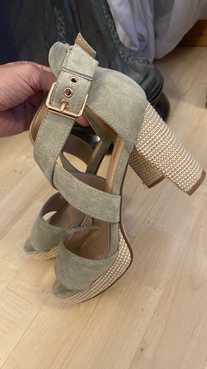 Graceland Damenschuhe: Schuhe Graceland Sandale high heels – Gebraucht aus Obfelden von tan_9lj9 4