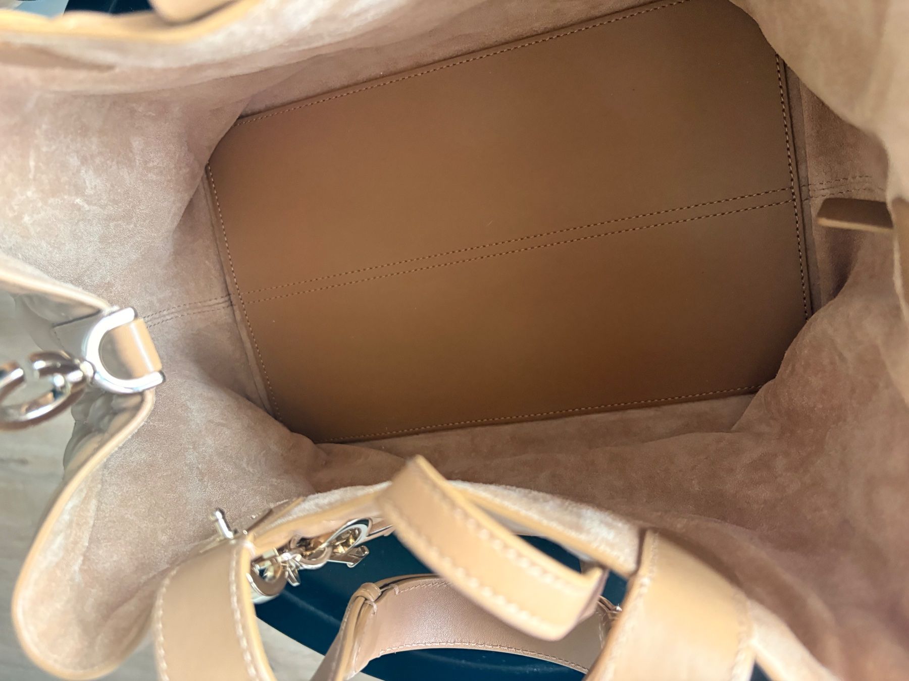Dior Borse da donna: Dior Toujours in Camel – Usato da Wallisellen venduto da Bbaebel 6