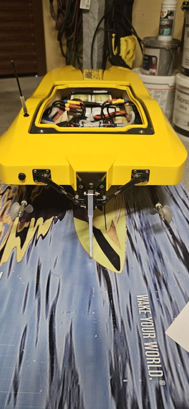 RC Kits de montage: Proboat Zelos Twin 36 – D'occasion à Krattigen par cherry83 2