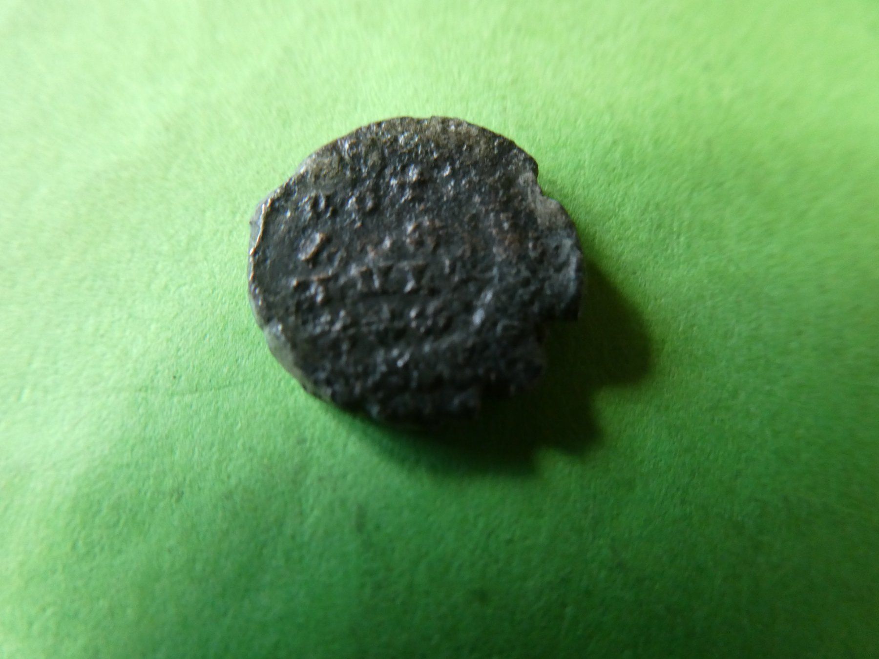 Tutti le monete: uralte Bronzemünze  12 mm     1.62 g – Usato da Hinterforst venduto da Rohusri 2