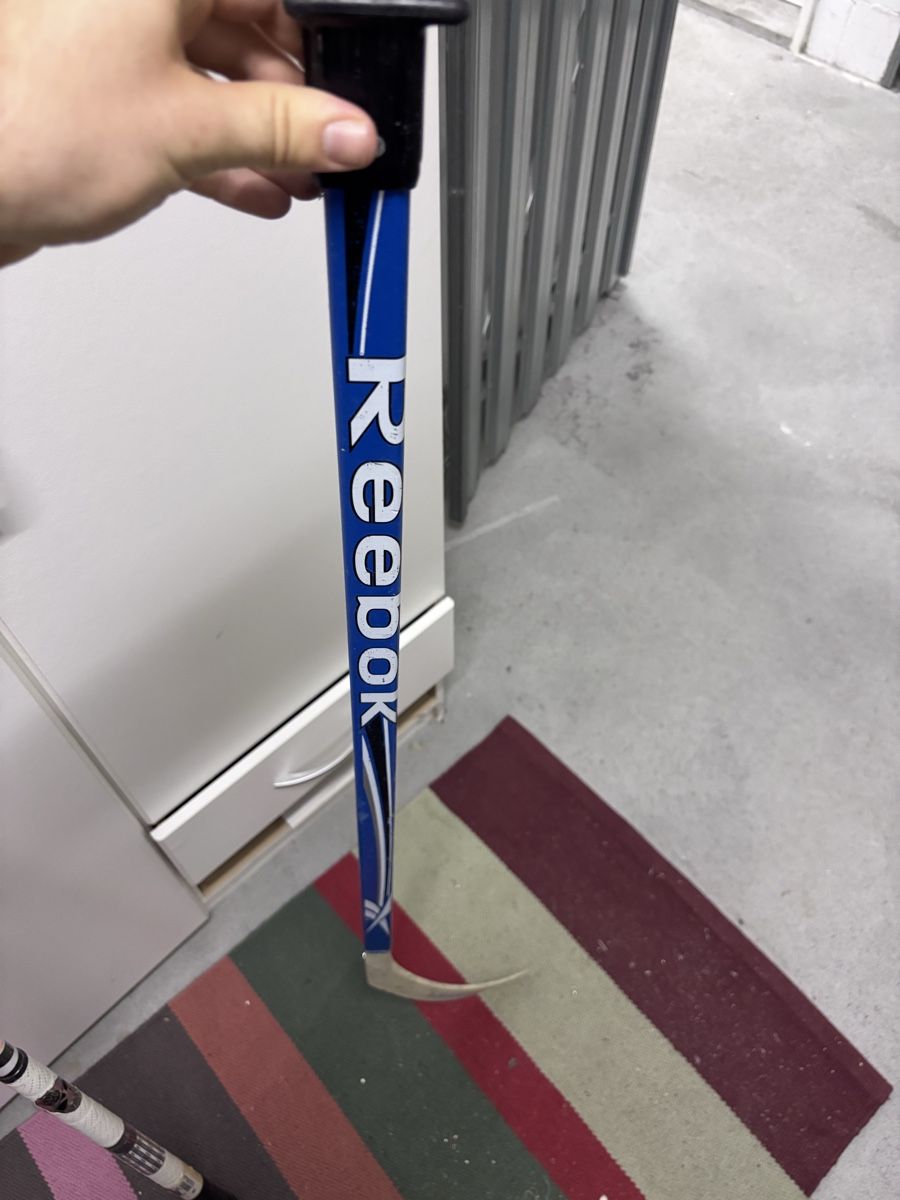 Reebok Bastoni & Pale: Reebok Eishockey Schläger – Usato da Oberkirch LU venduto da mri_8qpz