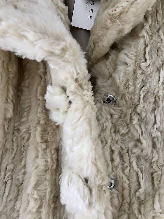 Giacche: Flauschige Jacke von MODEE, beige, Gr. 42 – Nuovo (secondo la descrizione) da Zürich venduto da lino07 1