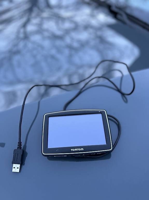 Navigation: Tom tom – D'occasion à Vezia par luc_6jct