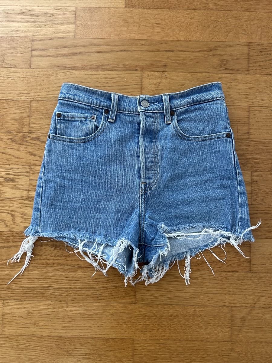Levi's Hosen: Levi's Shorts Damen High Waist – Neu (gemäss Beschreibung) aus Gwatt (Thun) von viv_k57m 1
