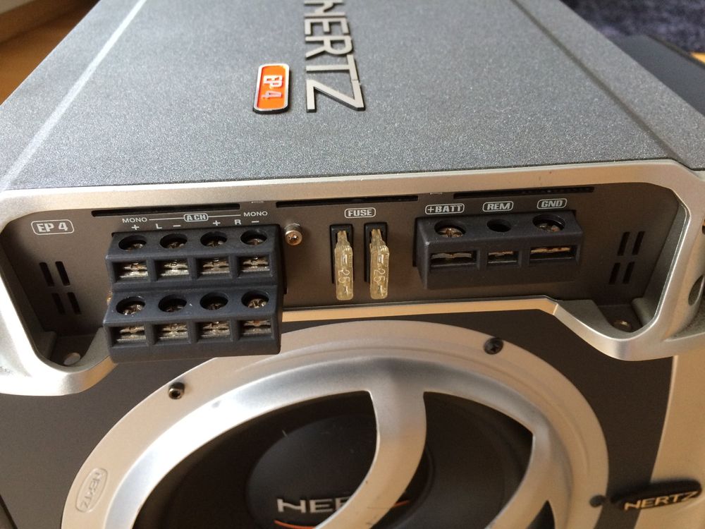 Hertz Subwoofer mit Verstärker | Kaufen auf Ricardo