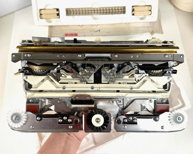 Nähmaschinen: Lochmusterschlitten LC-370 SilverReed Strickmaschine – Gebraucht aus Plons von Zimpfer 2